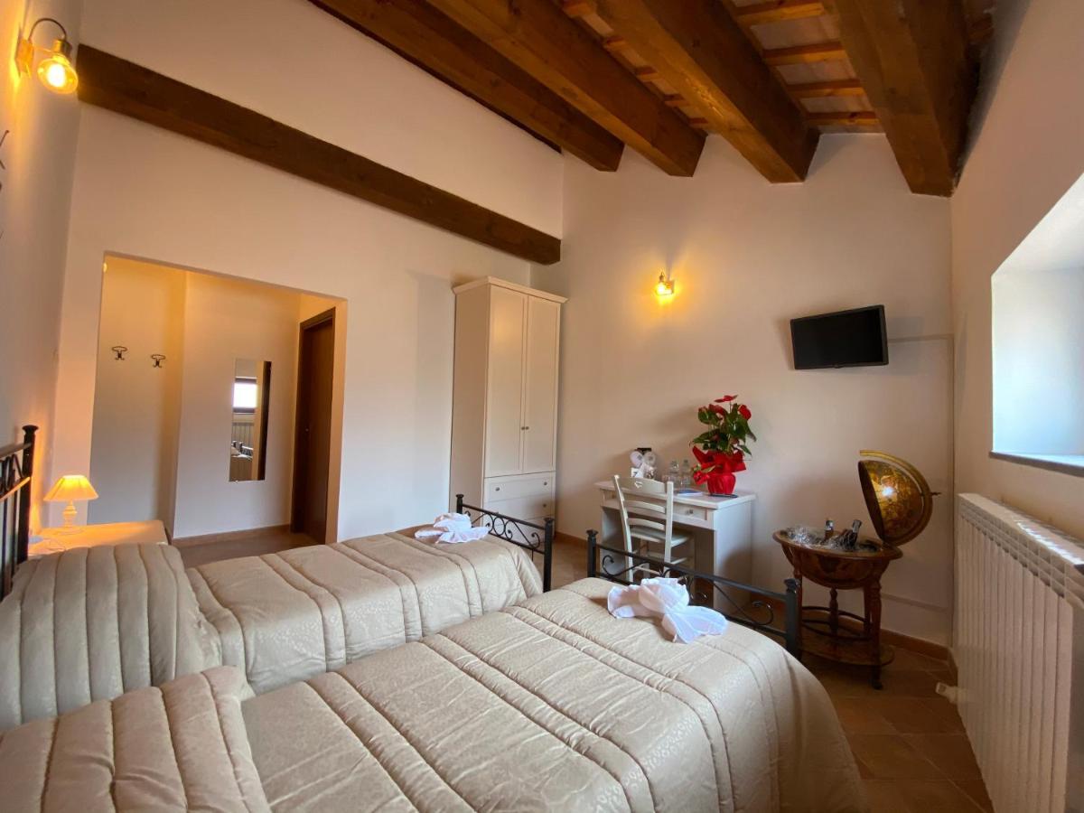 Locanda Della Pieve Pievebovigliana ภายนอก รูปภาพ