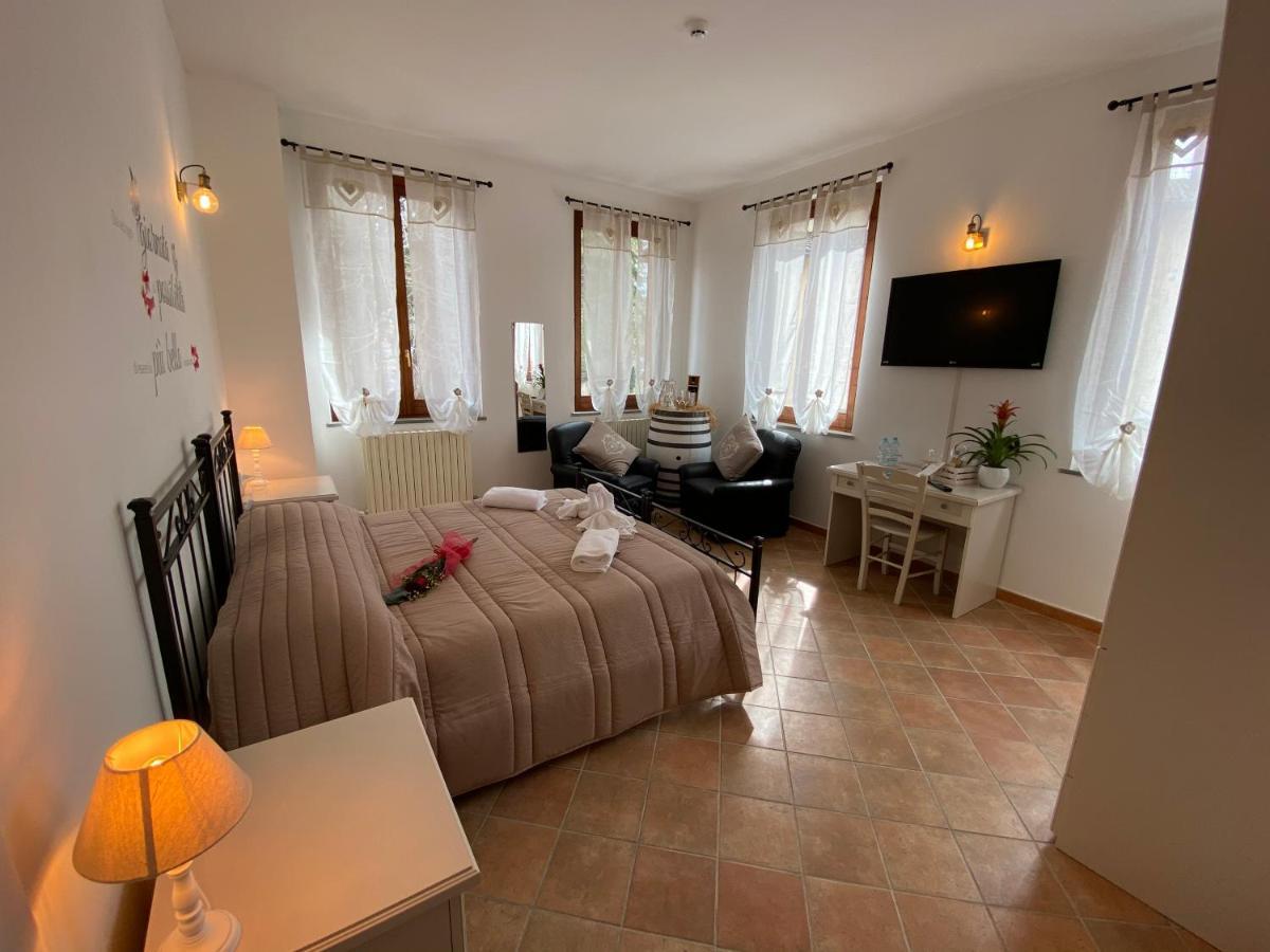 Locanda Della Pieve Pievebovigliana ภายนอก รูปภาพ