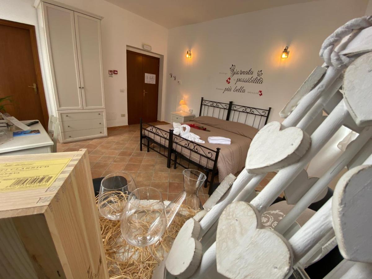 Locanda Della Pieve Pievebovigliana ภายนอก รูปภาพ