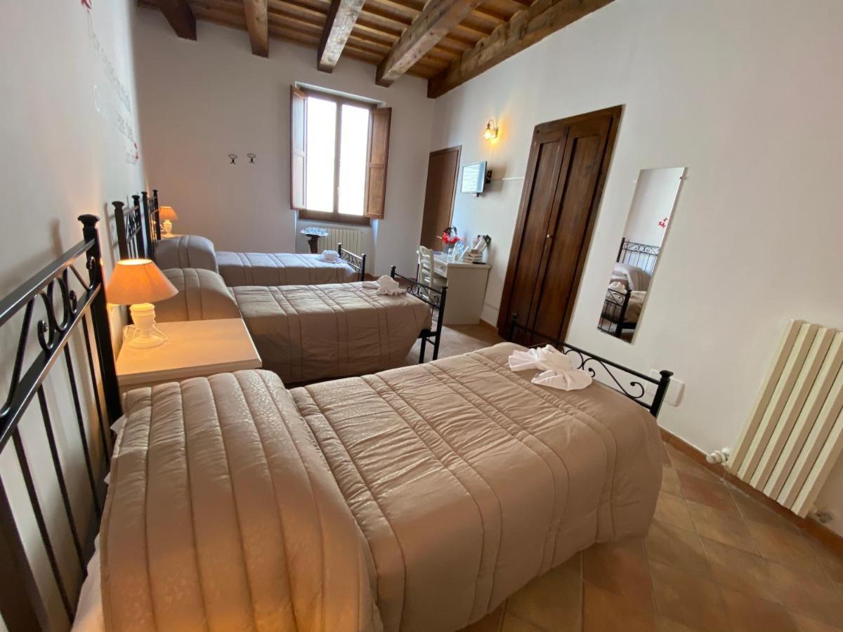 Locanda Della Pieve Pievebovigliana ภายนอก รูปภาพ