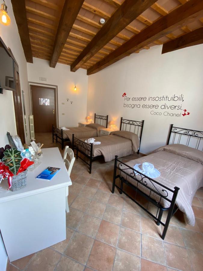 Locanda Della Pieve Pievebovigliana ภายนอก รูปภาพ